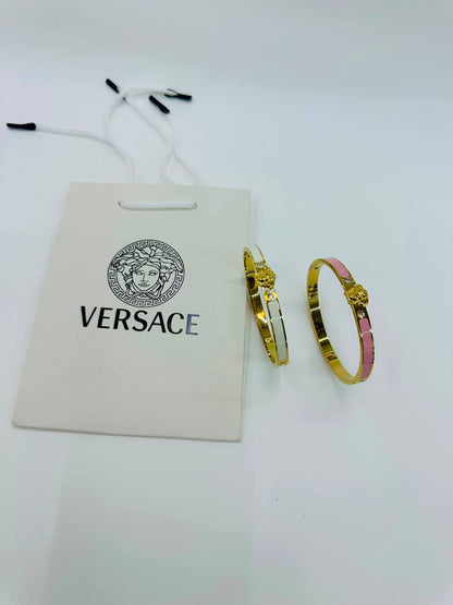 *Stainless steel 🦋*
Bangle 💯
Non tarnish 💯
With paper bag 🛍️
20 dhs🇦🇪🇦🇪

Zain216
♥️♥️♥️