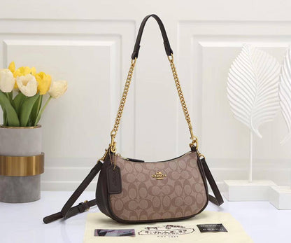 Coach
95 dhs🇦🇪🇦🇪 
high quality With box24cm

Zain21
♥️♥️♥️