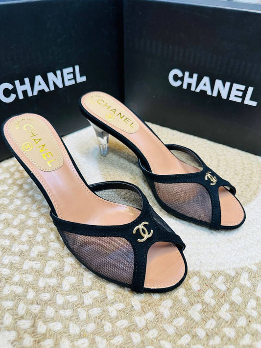 Chanel
high quality
Size 36-42 
120 dhs🪙🖤

Zain57
♥️♥️♥️
