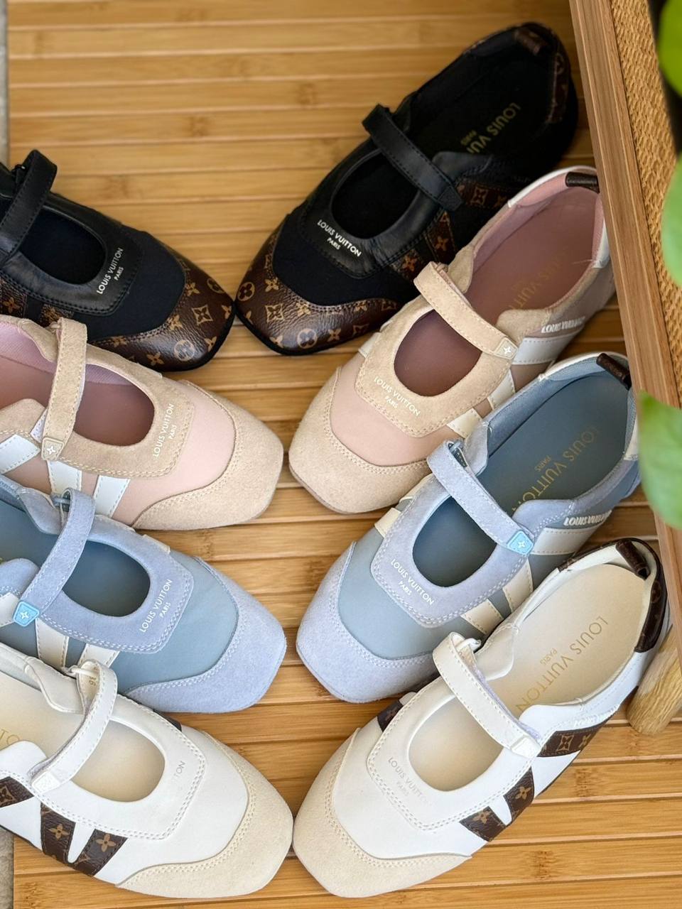 LV
𝗦𝗶𝘇𝗲 𝟯𝟲 𝘁𝗼𝗼 𝟰𝟭
490 dhs✅

Zain178
♥️♥️♥️