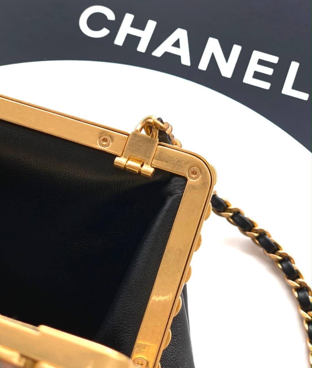 CHANEL 

COPY ONE 

NEW RESTOCK 

WITH BOX 

110dhs🇦🇪
Zain17
♥️♥️♥️