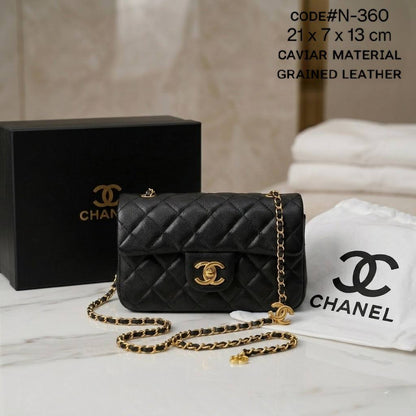 CHANEL Classsic
Flap Cross/shoulder bag
With Ball press adjustable
Chain belt strap
Size : 18 cm
With BOX 

100 dhs🇦🇪🇦🇪

Zain239
♥️♥️♥️