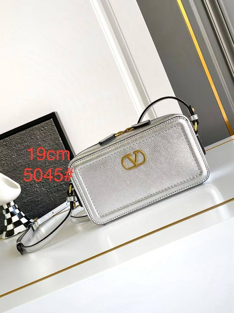 Valentino 
Master
240 dhs✅

Zain153
♥️♥️♥️