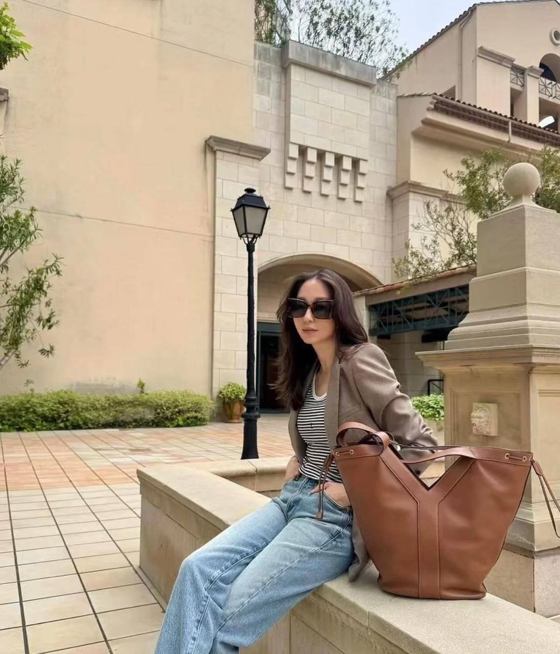 YSL 
HIGH QUALITY 
100 dhs🇦🇪🇦🇪

Zain295
♥️♥️♥️
