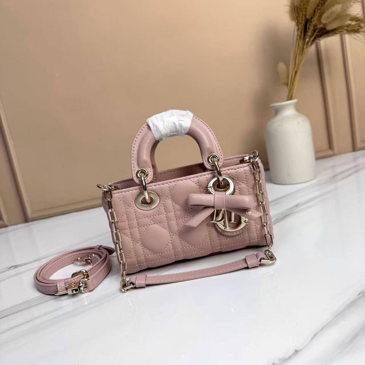 Dior
master💓
300 dhs✅

Zain153
♥️♥️♥️