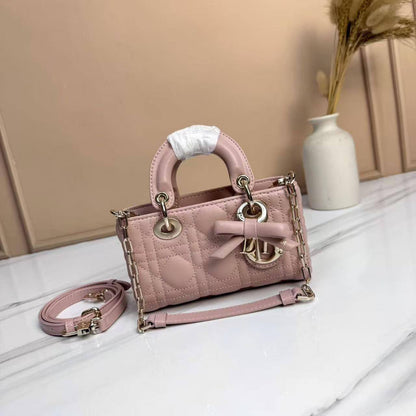 Dior
master💓
300 dhs✅

Zain153
♥️♥️♥️