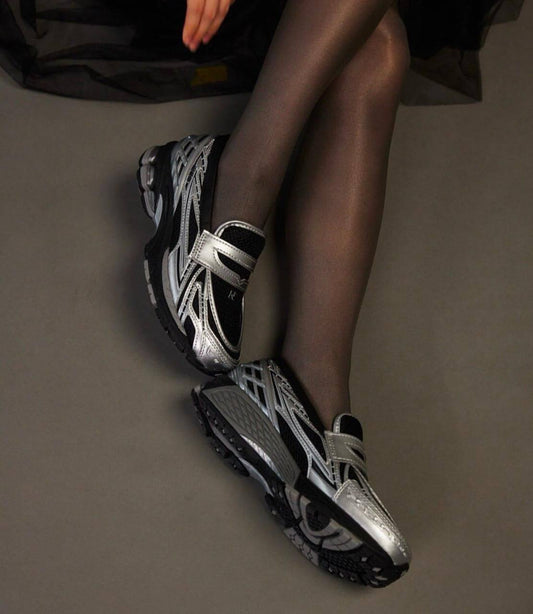 New Balance 1906L Silver Metallic Black，
Size 36-45 ，
220 dhs🪙🌨️

Zain18
♥️♥️♥️