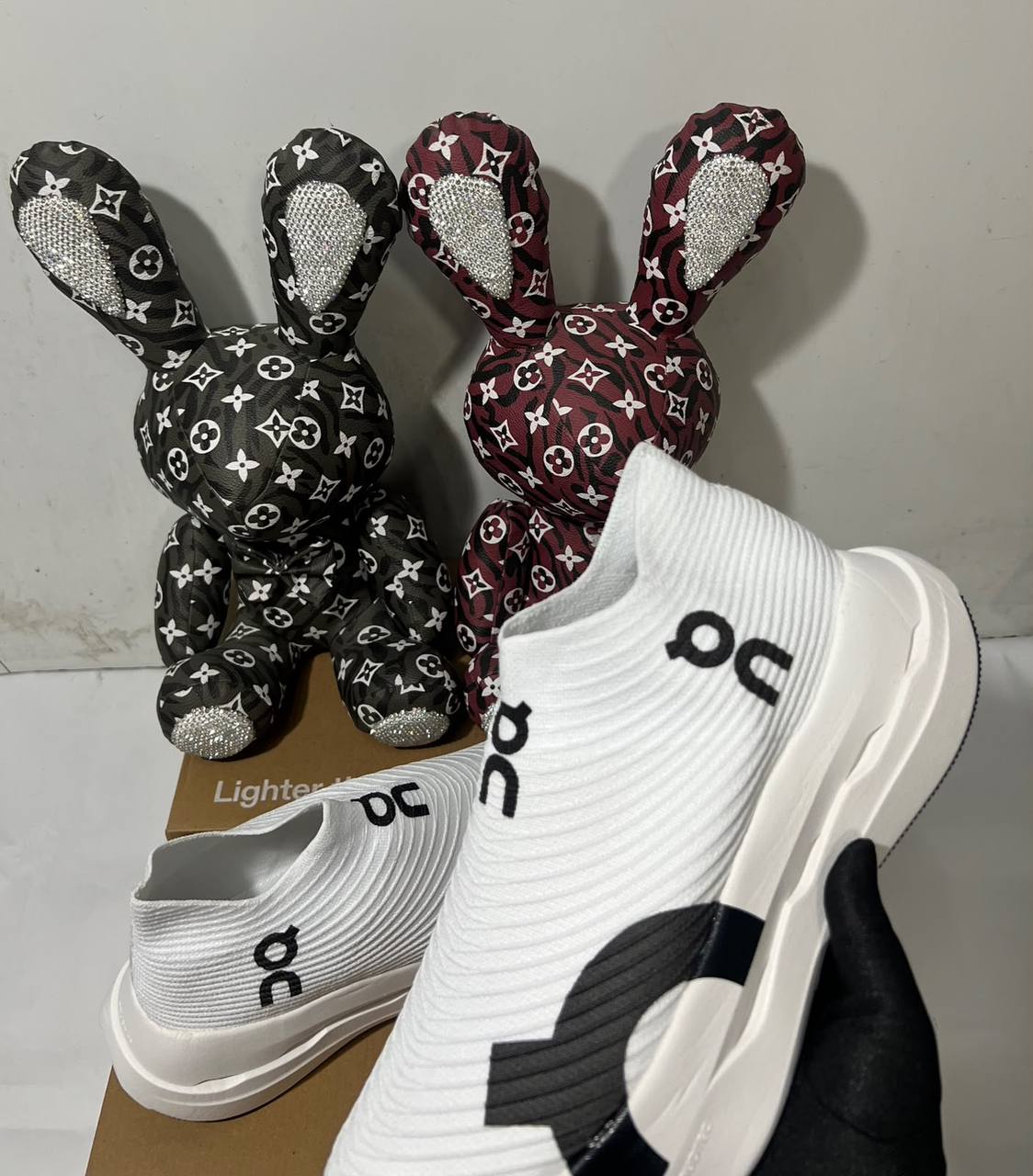 On Cloudboom strike white ⚪️
NEW ARRIVALS 🤩
40-45 AVAILABLE 😇
190 dhs🇦🇪🇦🇪

Zain242
♥️♥️♥️