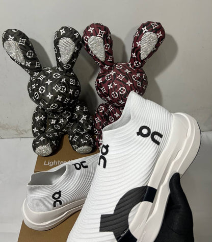 On Cloudboom strike white ⚪️
NEW ARRIVALS 🤩
40-45 AVAILABLE 😇
190 dhs🇦🇪🇦🇪

Zain242
♥️♥️♥️