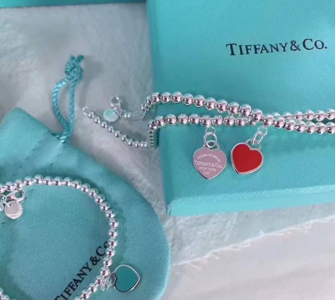 Tiffany Bracelet 🎀
Master Quality 

*45* AED normal box 📦 
*80* AED with Original box 🗃️

Zain48
♥️♥️♥️