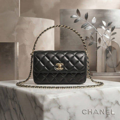 CHANEL Top Handle
Flap shoulder bag
Patent & Lambskin leather
Gold Hardware
With BOX
size : 19 cm

120 dhs🇦🇪🇦🇪

Zain239
♥️♥️♥️