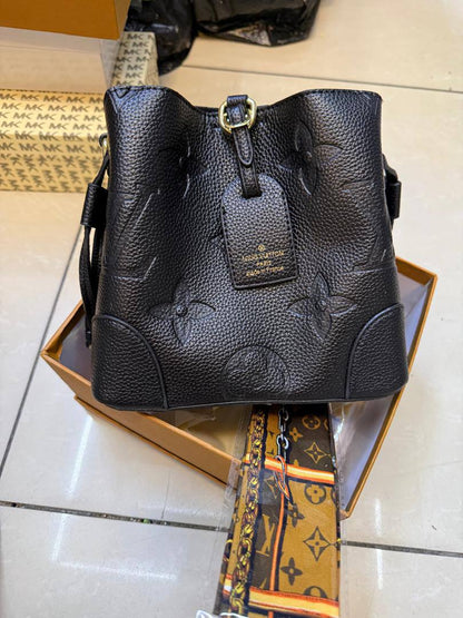 New ❣️
95 dhs❣️ 
high quality 

With box
🎁🎁🎁

Zain26
♥️♥️♥️