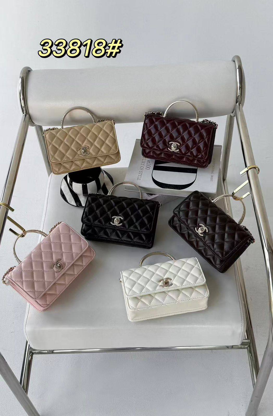 Chanel

withbox 
🎁🎁🎁

95 dhs❣️

Zain143
♥️♥️♥️