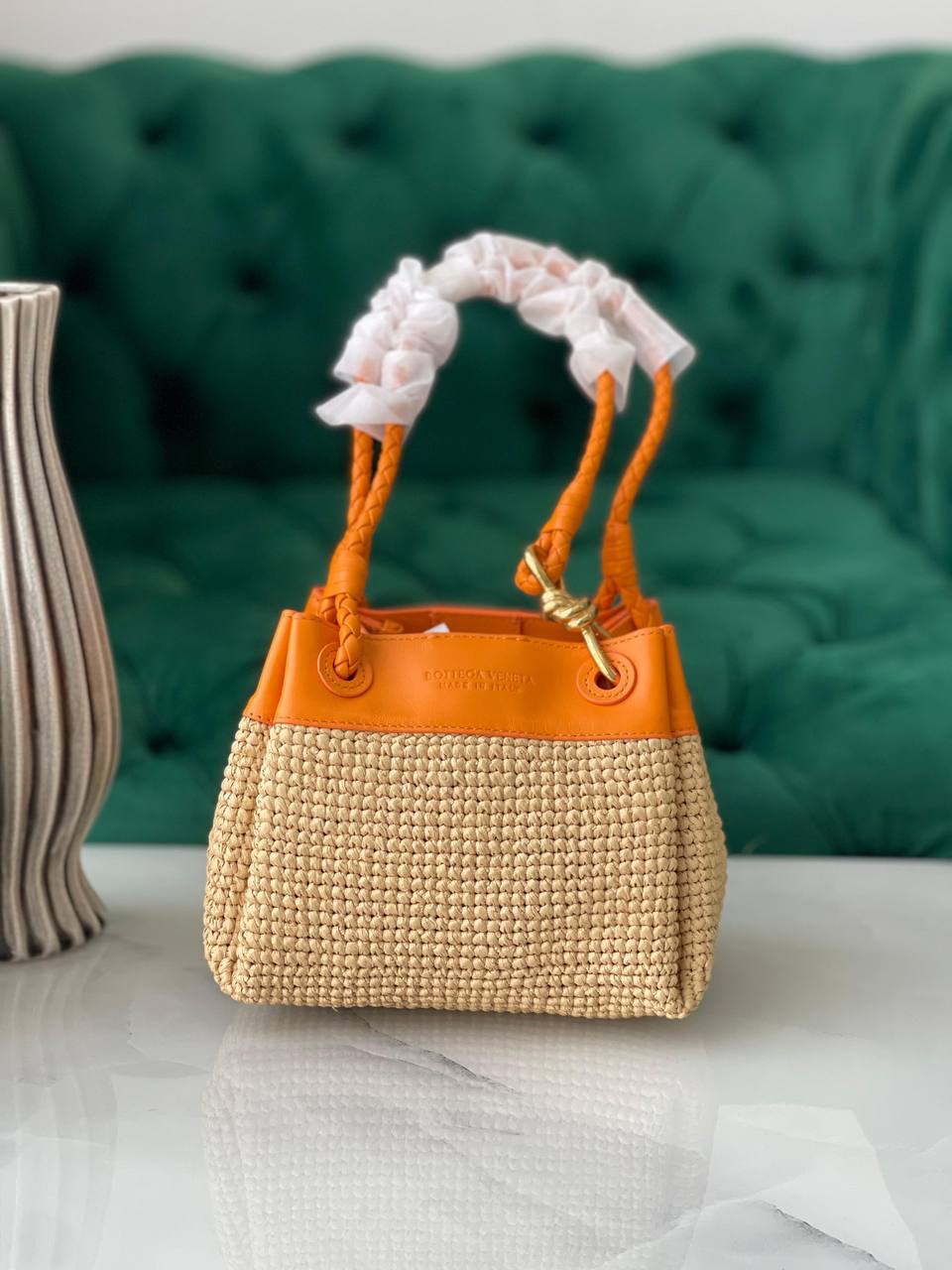 BOTTEGA ✨
Size- 20Cm💥
Available original box 📦 
With full packing 🎀🎀
Super high quality 💥💥
For Price 👇 WhatsApp✅
0568585901 
0507557372
0552275751 Owner Zain 👌

Zain282
♥️♥️♥️