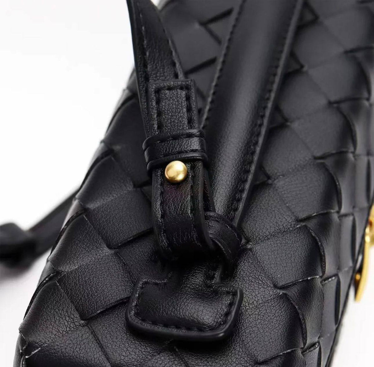 BOTTEGA VENETA 

NEW CAME 

GOOD QUALITY 

ORIGINAL DESIGN  
WITH BOX 
90 dhs🇦🇪🇦🇪

Zain295
Zain17
♥️♥️♥️