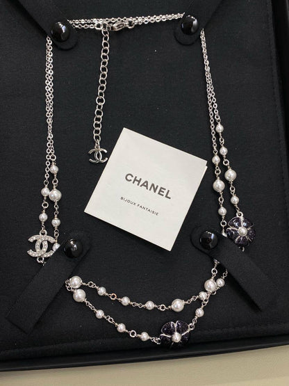 CHANEL 
MASTER💫✨
NECKLACE 
95 DHS✅
WITH BOX AND PAPER BAG🛍️🎁

Zain89
♥️♥️♥️