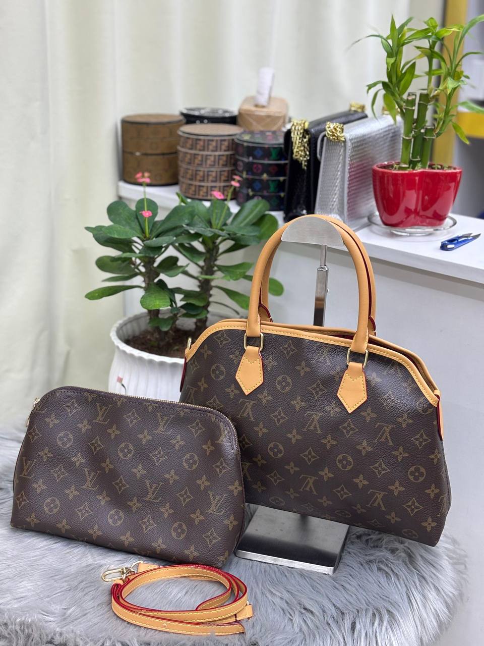LV
SIZE  ………34 CM 🥰
95 dhs✅

Zain51
♥️♥️♥️