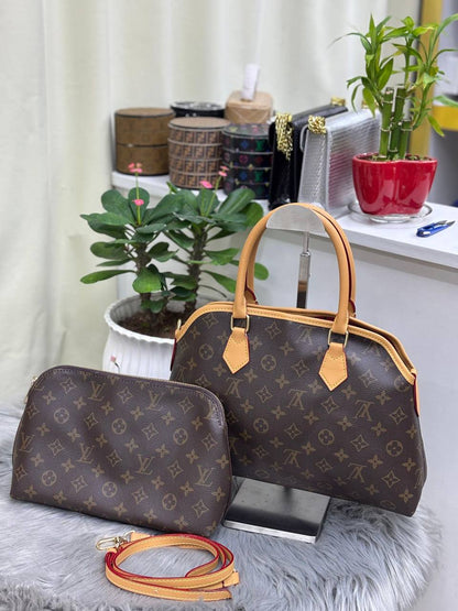 LV
SIZE  ………34 CM 🥰
95 dhs✅

Zain51
♥️♥️♥️