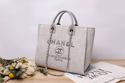 Chanel

100 DHS🇦🇪🇦🇪

 high quality 

42cm

Zain26
♥️♥️♥️