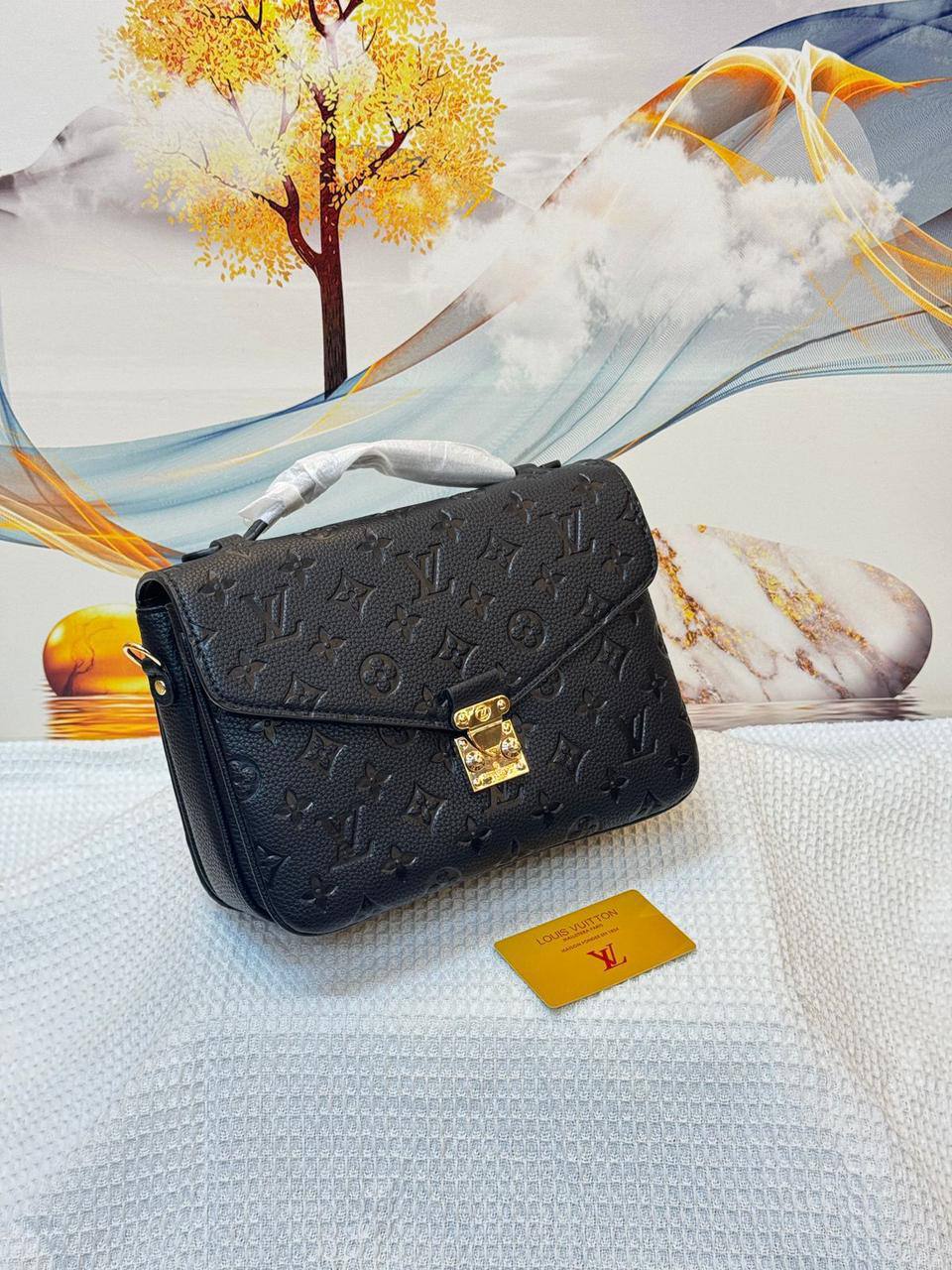 LV

Best quality

With box’s
🎁🎁🎁

115 dhs❤️
size 25cm

Zain158
♥️♥️♥️