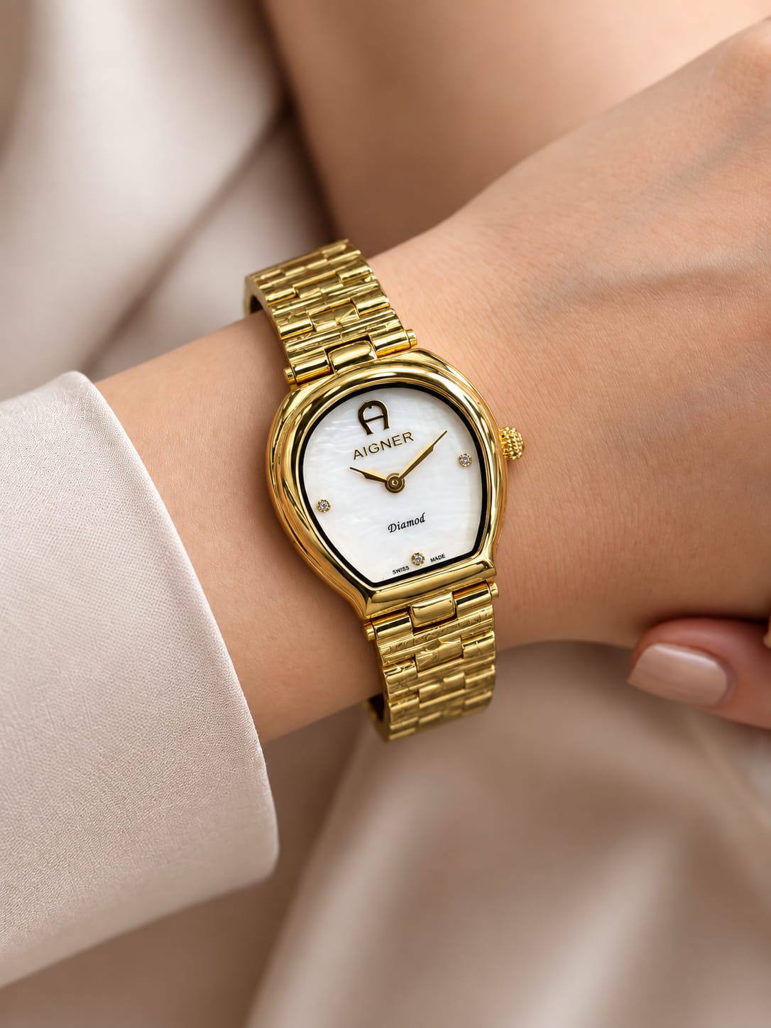 Aigner 

watch for ladies 
good quality 

size 28mm
270 dhs🇦🇪🇦🇪

Zain59
♥️♥️♥️