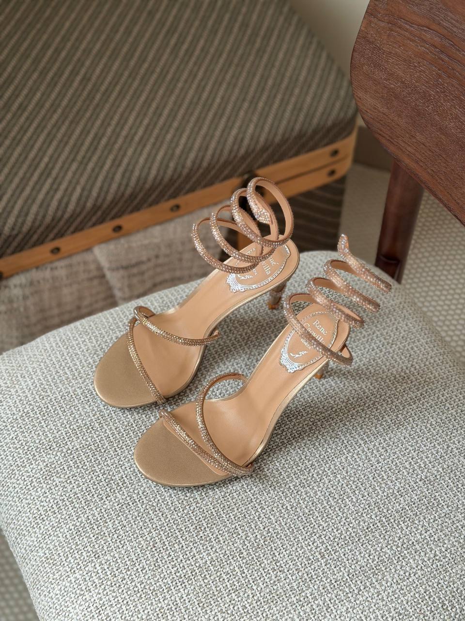 RENE CAOVILLA
Size: 36 to 41
Super master quality 
500 dhs🇦🇪

Zain198
♥️♥️♥️