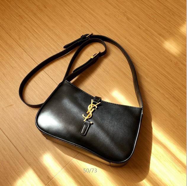 YSL
25*15*6 cm
70 dhs💓

Zain17
♥️♥️♥️