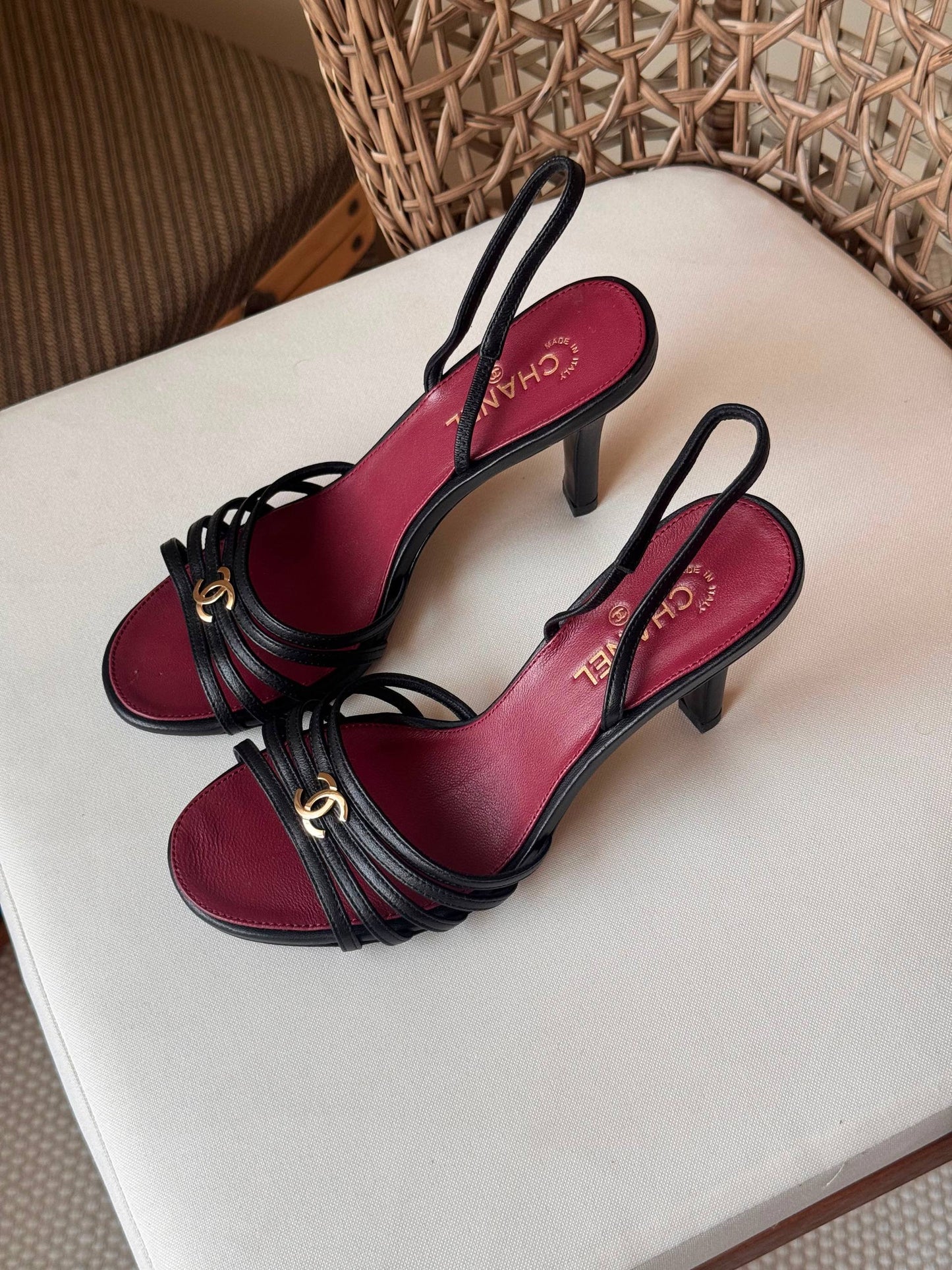 عCHANEL 
✨ New Collection
👠 36–41
💎 Premium Quality
🔥 Super Master
450 dhs✅

Zain198
♥️♥️♥️