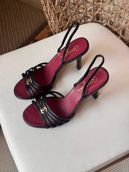 عCHANEL 
✨ New Collection
👠 36–41
💎 Premium Quality
🔥 Super Master
450 dhs✅

Zain198
♥️♥️♥️
