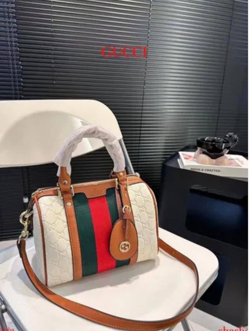 Gucci
105 dhs🪙🌨️ 
high quality  
33Cm

Zain26
♥️♥️♥️