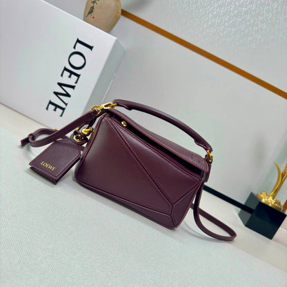 Loewe supper master quality ❤️
new collection ❤️
Available ✨💕
With full packing 📦
For Price 👇 WhatsApp✅
0568585901 
0507557372
0552275751 Owner Zain 👌

Zain251
♥️♥️♥️