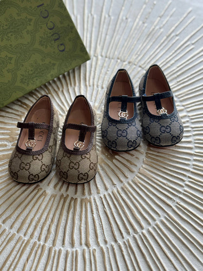 New collection{}
Brand:Gucci
 Super master quality 😍
Size:21To28
250 dhs🪙🌨️

Zain261
♥️♥️♥️