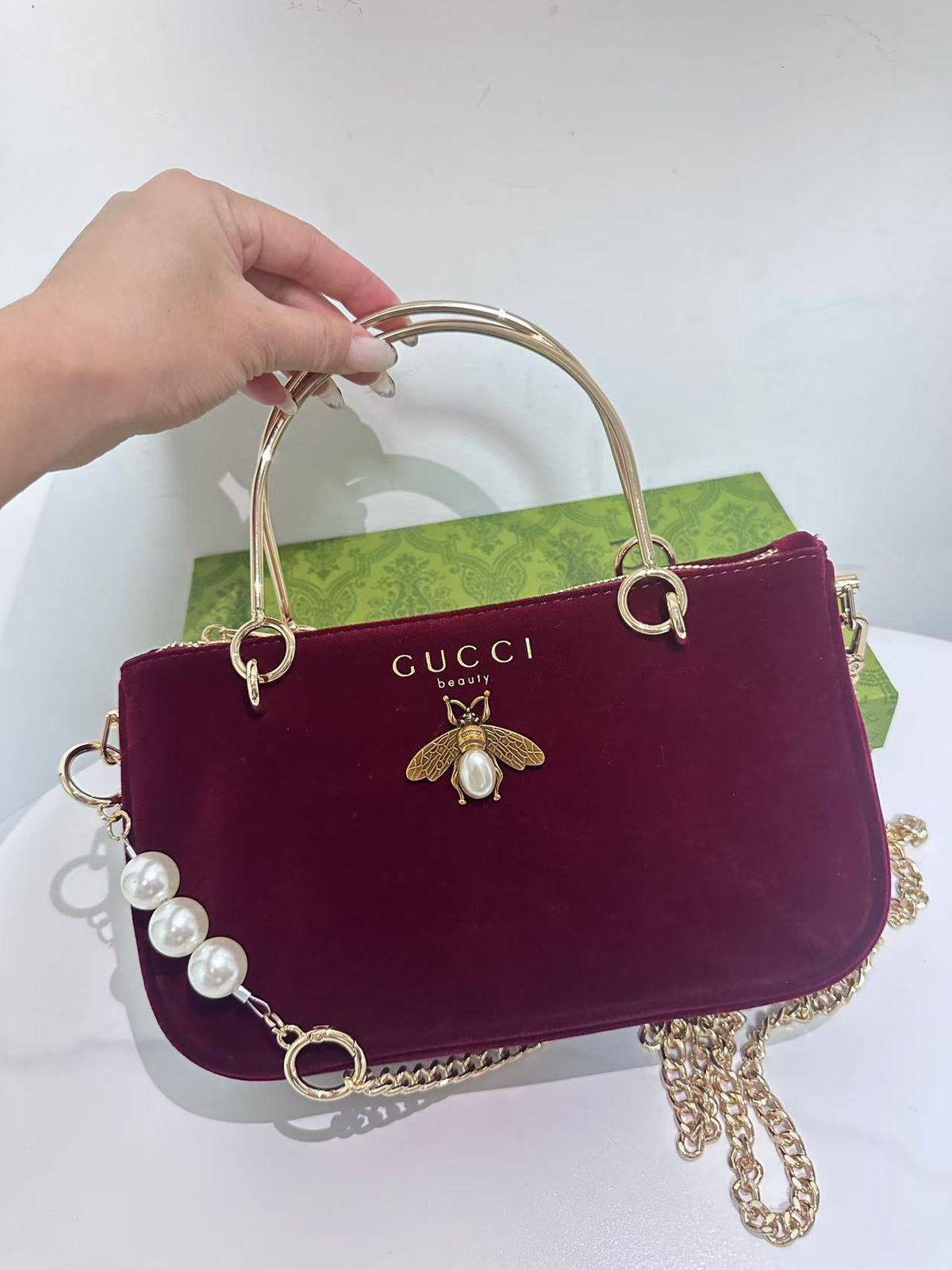 Gucci

115 dhs🇦🇪🇦🇪
have box

Zain07
♥️♥️♥️