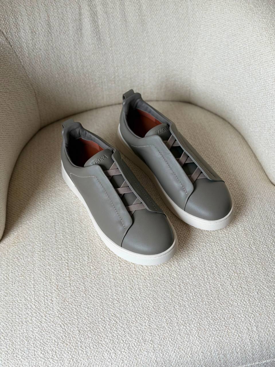ZEGNA
*AAA QUALITY*
*SIZE:40 to 46*
450 dhs💛

Zain185
♥️♥️♥️