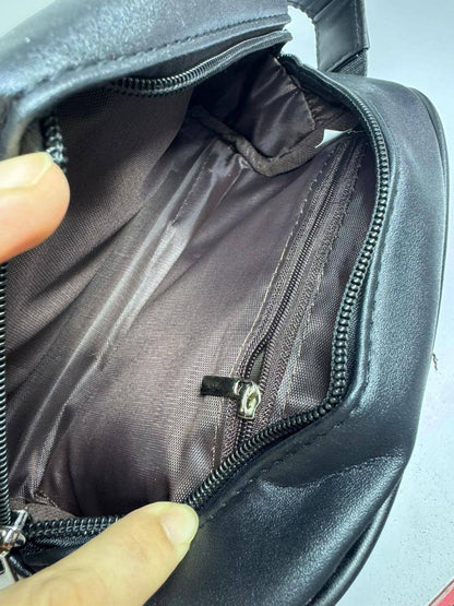 🧑🏻‍💻 Man hand bag
Good quality
Size : 21  * 12.5 cm
20 dhs💓

Zain115
♥️♥️♥️