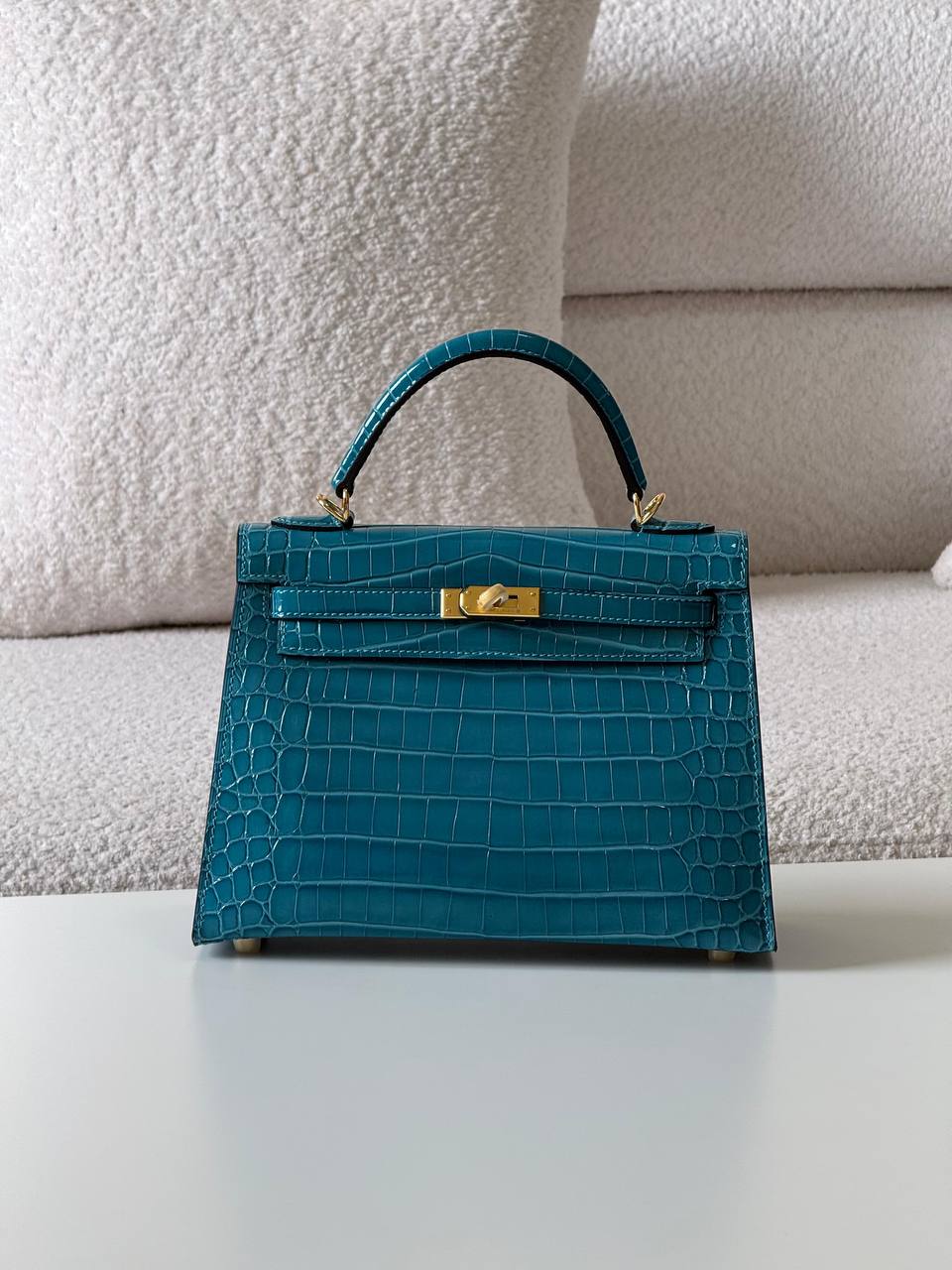 Hermes kelly croc 25cm💕master quality😍with box❤️
750 dhs🪙💕

Zain52
♥️♥️♥️