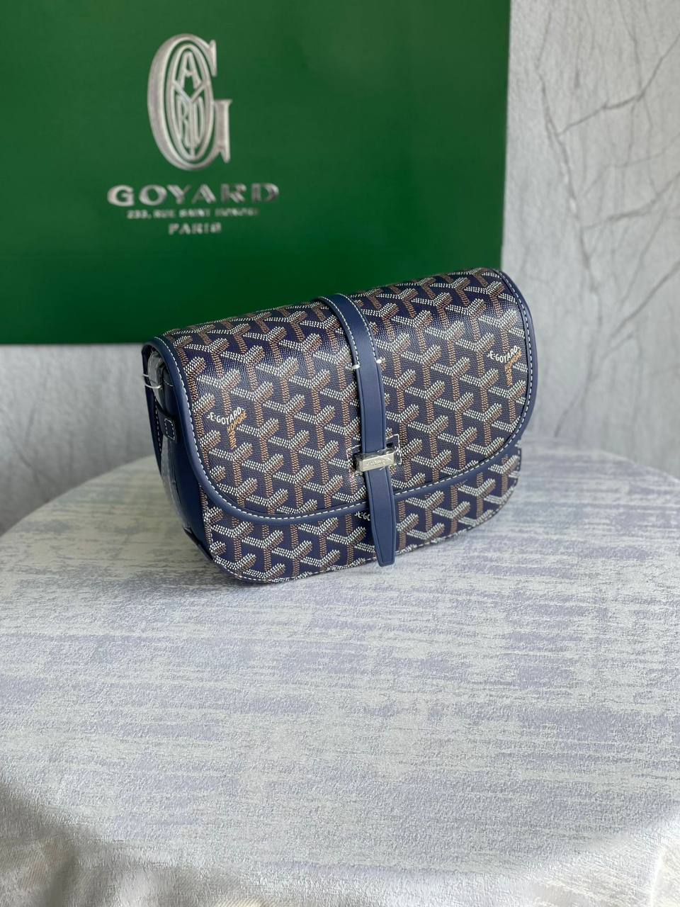 GOYARD                                                                   *Messenger bag*                                                                                 *Master quality*                 
450 dhs🪙🖤

Zain179
♥️♥️♥️