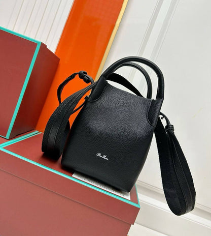 KIPLING 
GOOD QUALITY 
55 dhs✅

Zain39
♥️♥️♥️