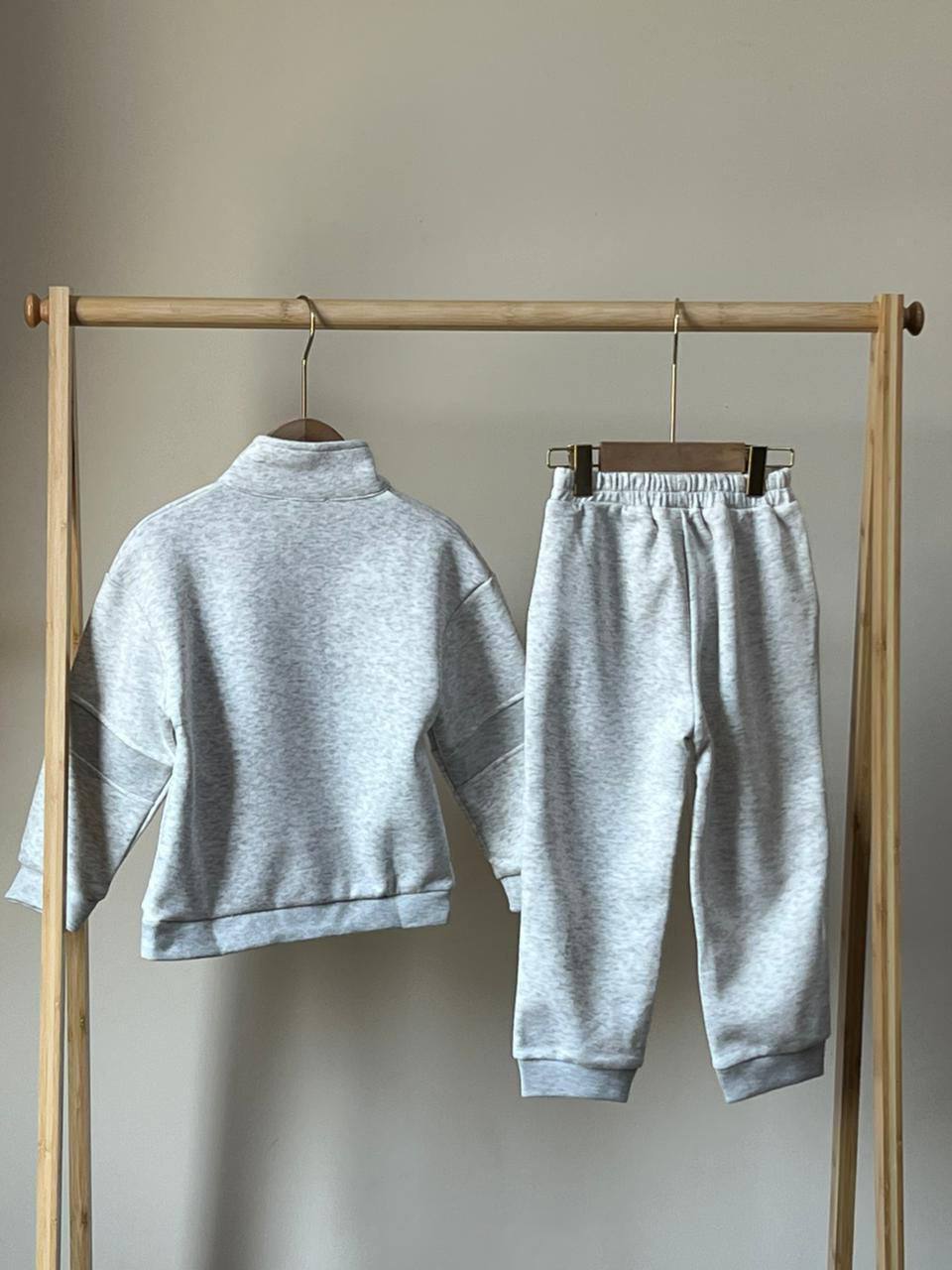 New collection{}
Brand : Dior 🔥
Super master quality 😍
Size:2/ 12years old
290 dhs🪙🌨️

Zain261
♥️♥️♥️