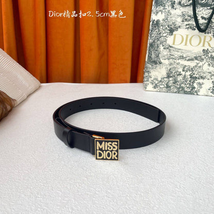 *💜 miss dior 💜
💜*Master quality*💜
280 dhs✅

Zain160
♥️♥️♥️