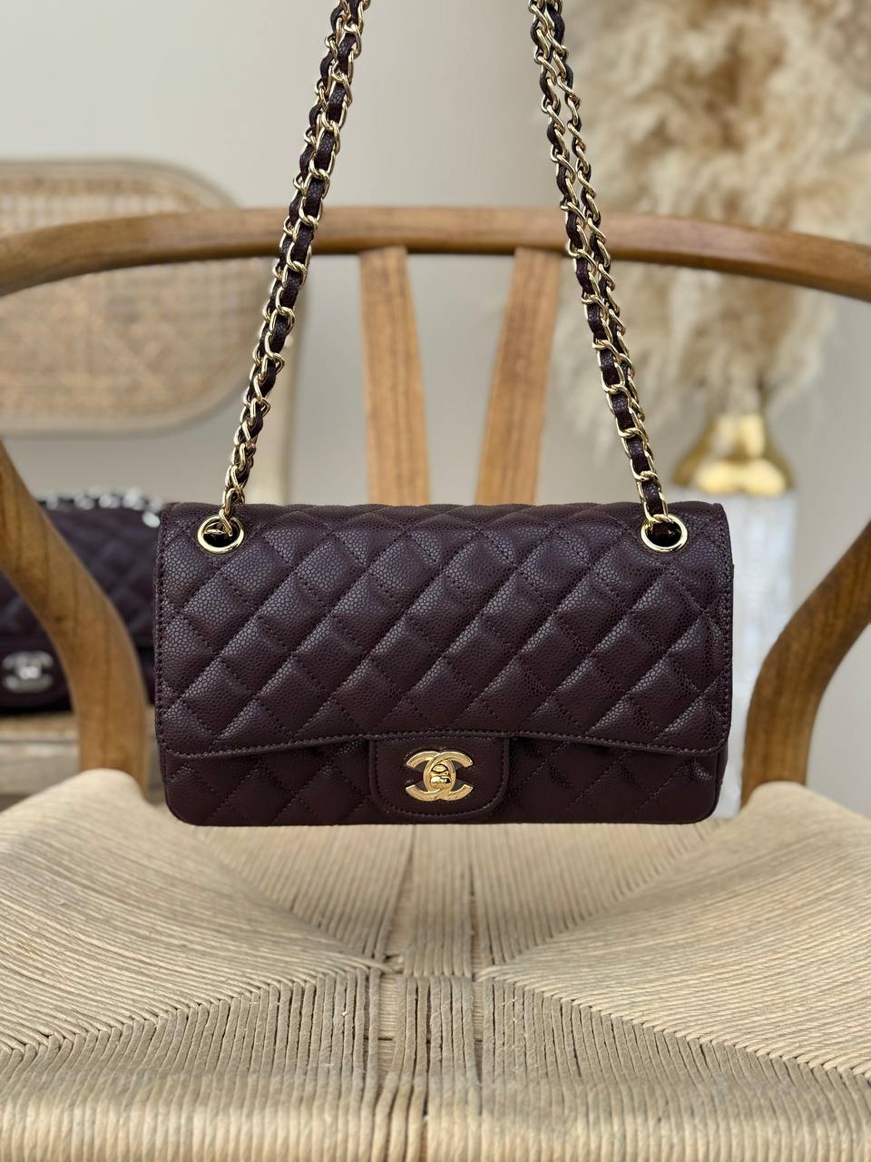 New Collection✨✨✨
CHANEL
23cm
350 dhs👑
Top quality 
With box🎁

Zain167
♥️♥️♥️