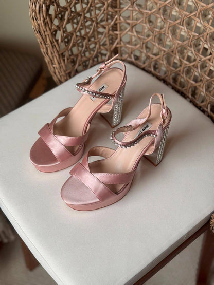 MIU MIU 
✨ Collection
👠 36–41
💎 Premium Quality
🔥 Super Master
450 dhs🇦🇪🇦🇪

Zain198
♥️♥️♥️