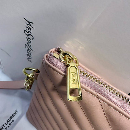 YSL POUCH 

GOOD QUALITY UNISEX 

SPECIAL OFFER 

WITH BOX
🎁🎁🎁

50 dhs🪙💚

Zain39
♥️♥️♥️