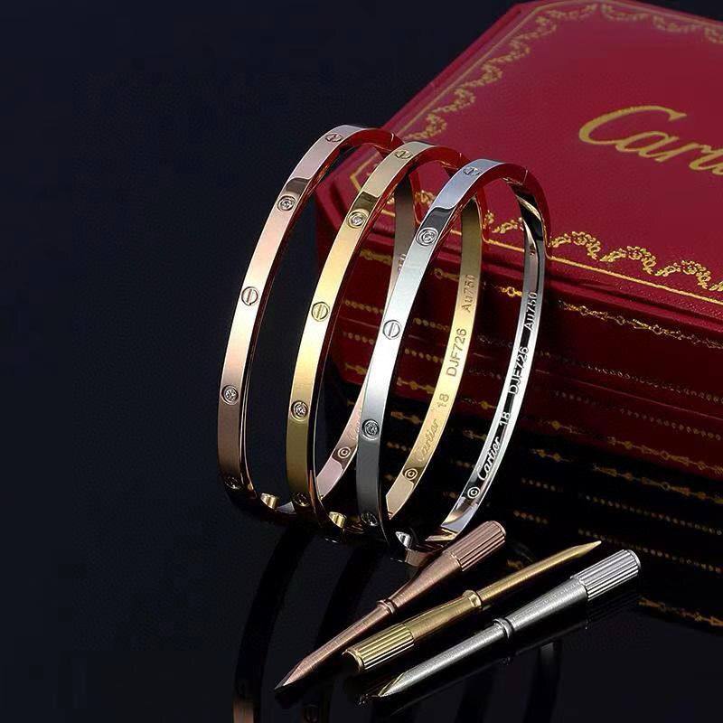 CARTIER BANGLE
60 dhs🇦🇪🇦🇪

WITH BOX AND PAPER BAG 🛍️🎁
THIN CARTIER

Zain89
♥️♥️♥️