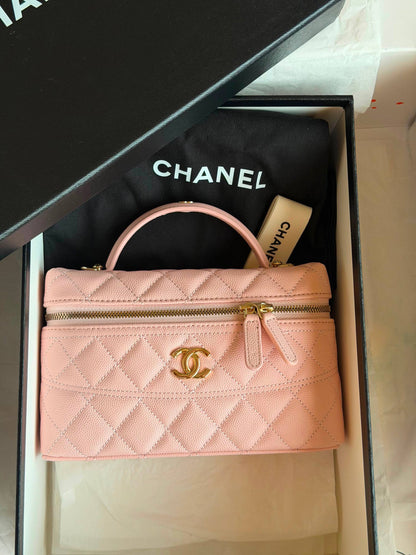 CHANEL
𝐕𝐚𝐧𝐢𝐭𝐲 𝐁𝐚𝐠 𝐖𝐢𝐭𝐡 𝐂𝐡𝐚𝐢𝐧 
950 dhs✅
Full Packge Super Master

ETAG4
♥️♥️♥️