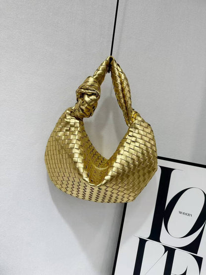 BOTTEGA

Best quality 
without box

115 dhs🇦🇪🇦🇪

size 45CM

Zain290
♥️♥️♥️