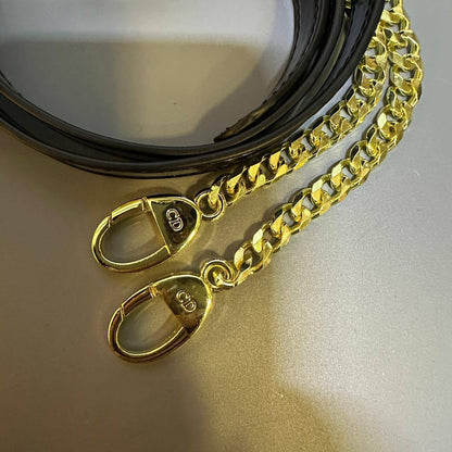 Dior
24*15*5 cm

95 dhs❣️
with box
🎁🎁🎁

Zain17
♥️♥️♥️