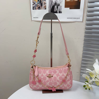 Coach 

With chain pendant

70 dhs🇦🇪🇦🇪

Zain232
♥️♥️♥️
