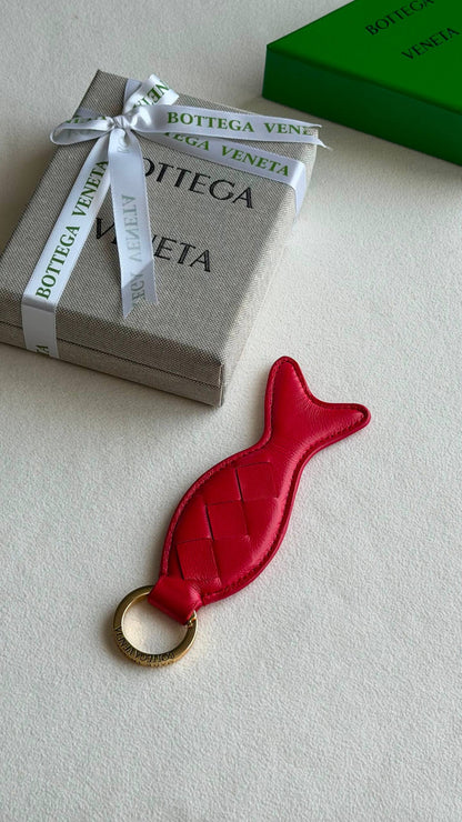 BOTTEGA VENETA KEY CHAIN

*Super master quality*
*with complete packing*🎁

320 dhs✅

Zain280
♥️♥️♥️
