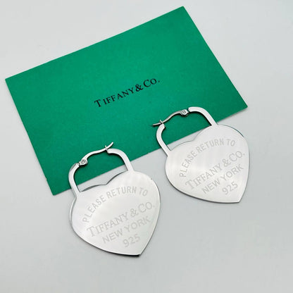 New arrival Branded Stainless steel with 18k gold plated non tarnish earrings
Offer price 
30 dhs✅pair without box 

40 dhs✅pair with branded box and paperbag

Zain243
♥️♥️♥️